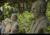 آیین رونمای از سردیس مشاهیر در باغ ارم شیراز