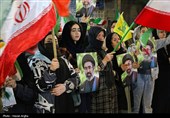 تمثال رهبر معظم انقلاب در دستان زنجانی ها