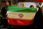 تمثال رهبر معظم انقلاب در دستان زنجانی ها