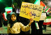 تمثال رهبر معظم انقلاب در دستان زنجانی ها