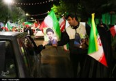 تمثال رهبر معظم انقلاب در دستان زنجانی ها