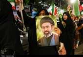 تمثال رهبر معظم انقلاب در دستان زنجانی ها