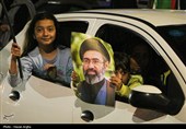تمثال رهبر معظم انقلاب در دستان زنجانی ها