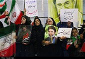 تمثال رهبر معظم انقلاب در دستان زنجانی ها