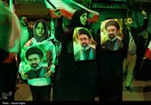 تمثال رهبر معظم انقلاب در دستان زنجانی ها