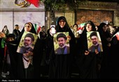تمثال رهبر معظم انقلاب در دستان زنجانی ها