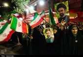 تمثال رهبر معظم انقلاب در دستان زنجانی ها