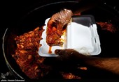 طبخ حدودا 4 هزار پرس غذای گرم توسط موکب ام ائمه (ع) قرارگاه جهادی اربعینی ها برای اقشار آسیب‌پذیر، نیازمندان و همچنین مدافعان وطن و حافظان امنیت کشور