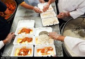 طبخ حدودا 4 هزار پرس غذای گرم توسط موکب ام ائمه (ع) قرارگاه جهادی اربعینی ها برای اقشار آسیب‌پذیر، نیازمندان و همچنین مدافعان وطن و حافظان امنیت کشور
