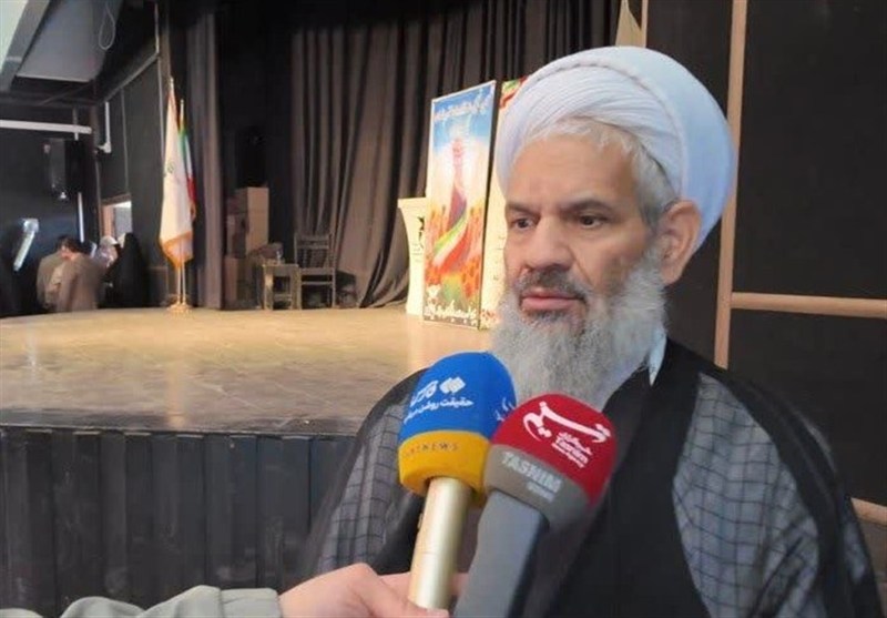 شهدا بهترین الگو برای جوانان هستند