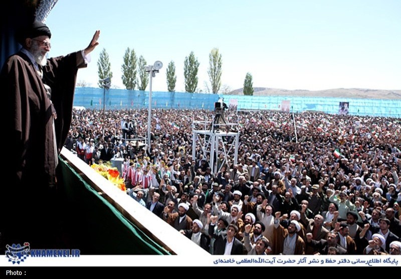 «22 گولان»؛ روزی که کردستان رنگ وحدت گرفت+تصاویر اخبار سنندج , اخبار استان کردستان , رهبر انقلاب , رهبر کشوردوست , پایگاه اطلاعرسانی دفتر مقام معظم رهبری , رئیس دفتر مقام معظم رهبری , بعثه مقام معظم رهبری , انقلاب اسلامی ,