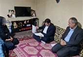 رسیدگی رئیس کل دادگستری بوشهر به مشکلات 12 خانواده زندانی نیازمند