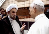 اعطای بالاترین نشان دیپلماتیک پاپ به سفیر ایران در واتیکان