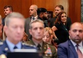 فریاد معترض به جنگ علیه ایران هنگام حضور وزیر جنگ آمریکا در کنگره