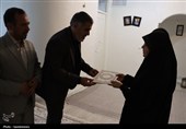 تجلیل از خانواده شهید جهادگر «حمید جواهری»/ روایت ماندگار ایثار+تصویر
