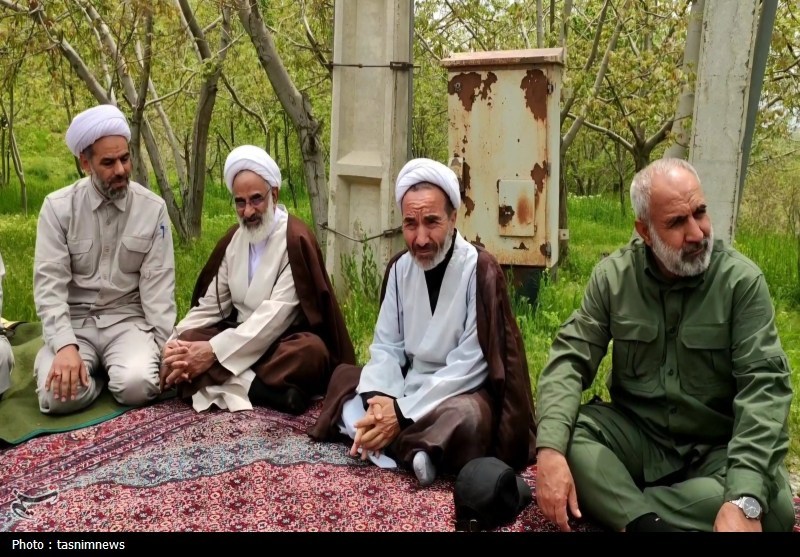 نشست صمیمی نماینده ولی‌فقیه در سپاه با فرماندهان سپاه در غرب کشور