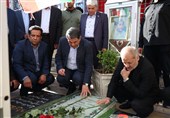 ادای احترام وزیر آموزش و پرورش به مقام شامخ شهید سلیمانی