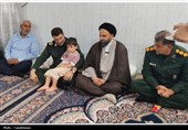 دیدار فرمانده سپاه فتح کهگیلویه و بویراحمد با خانواده شهید تفوی+تصاویر