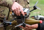 ببینید|سرباز اسرائیلی در حال خزیدن برای فرار از fpv حزب‌الله