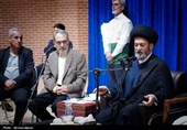 محفل شعر «امین» در اردبیل؛ نشست صمیمی شاعران با نماینده ولی فقیه در استان