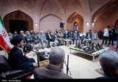 محفل شعر «امین» در اردبیل؛ نشست صمیمی شاعران با نماینده ولی فقیه در استان