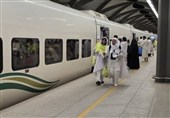 سفر زائران ایرانی حج با قطار سریع‌السیر در مسیر مدینه و مکه