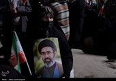 نمایش وحدت و حمایت مردم اراک از ایران و رهبری در حسینیه شهدا
