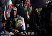 نمایش وحدت و حمایت مردم اراک از ایران و رهبری در حسینیه شهدا