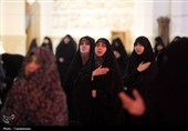 عزاداری زائران حرم بانوی کرامت در سوگ شهادت امام جواد(ع)