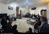 دیدار اصحاب رسانه قم با خانواده شهید کبیری
