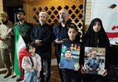 غیور مردان صالح آباد؛ از رژه تراکتورها تا دست بوسی خانواده شهدا