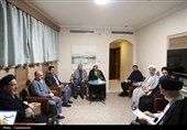 بازدید نماینده ولی‌فقیه در امور حج و زیارت از بخش‌های مختلف بعثه مقام معظم رهبری در مدینه