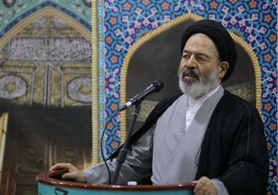 نواب: تعلّق حجاج العالم الإسلامي بإيران كشف الأبعاد الدولية لمكانتها ونفوذها