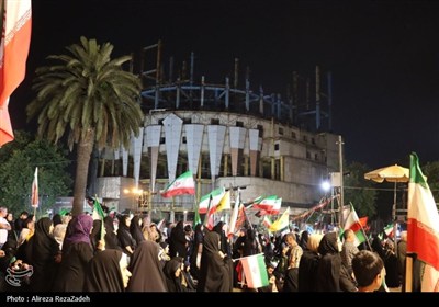 خیابان با ما
