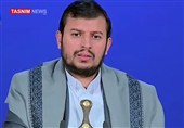رهبر انصارالله یمن: آمریکا نفت عراق را غارت می‌کند