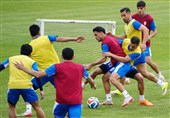 فریبا: نباید به تیم‌ ملی فشار بیاوریم/ بازیکن باتجربه می‌خواهیم