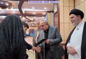 آئین تجلیل از خانواده شهدای جنگ رمضان