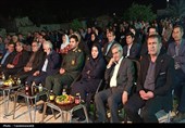 تجلیل از خانواده شهدا در هفته ملی سلامت در دهدشت