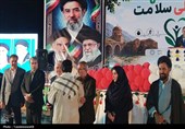 تجلیل از خانواده شهدا در هفته ملی سلامت در دهدشت