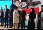تجلیل از خانواده شهدا در هفته ملی سلامت در دهدشت