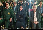 تجلیل از خانواده شهدا در هفته ملی سلامت در دهدشت