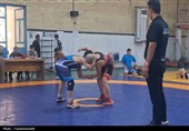 رقابت کشتی‌گیران آزادکار در مسابقات چندجانبه کهگیلویه