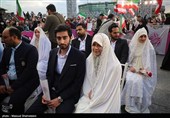 Свадебная церемония молодых иранских пар в ходе эпического уличного подвига в Тегеране