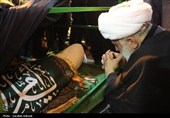 تشییع پیکر تعزیه‌خوان امام حسین(ع) در روستای تیکدر