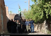 تشییع پیکر تعزیه‌خوان امام حسین(ع) در روستای تیکدر