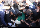 تشییع پیکر تعزیه‌خوان امام حسین(ع) در روستای تیکدر