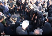 تشییع پیکر تعزیه‌خوان امام حسین(ع) در روستای تیکدر