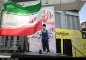 این پرچم زمین نمی ماند