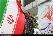این پرچم زمین نمی ماند