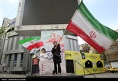 این پرچم زمین نمی ماند